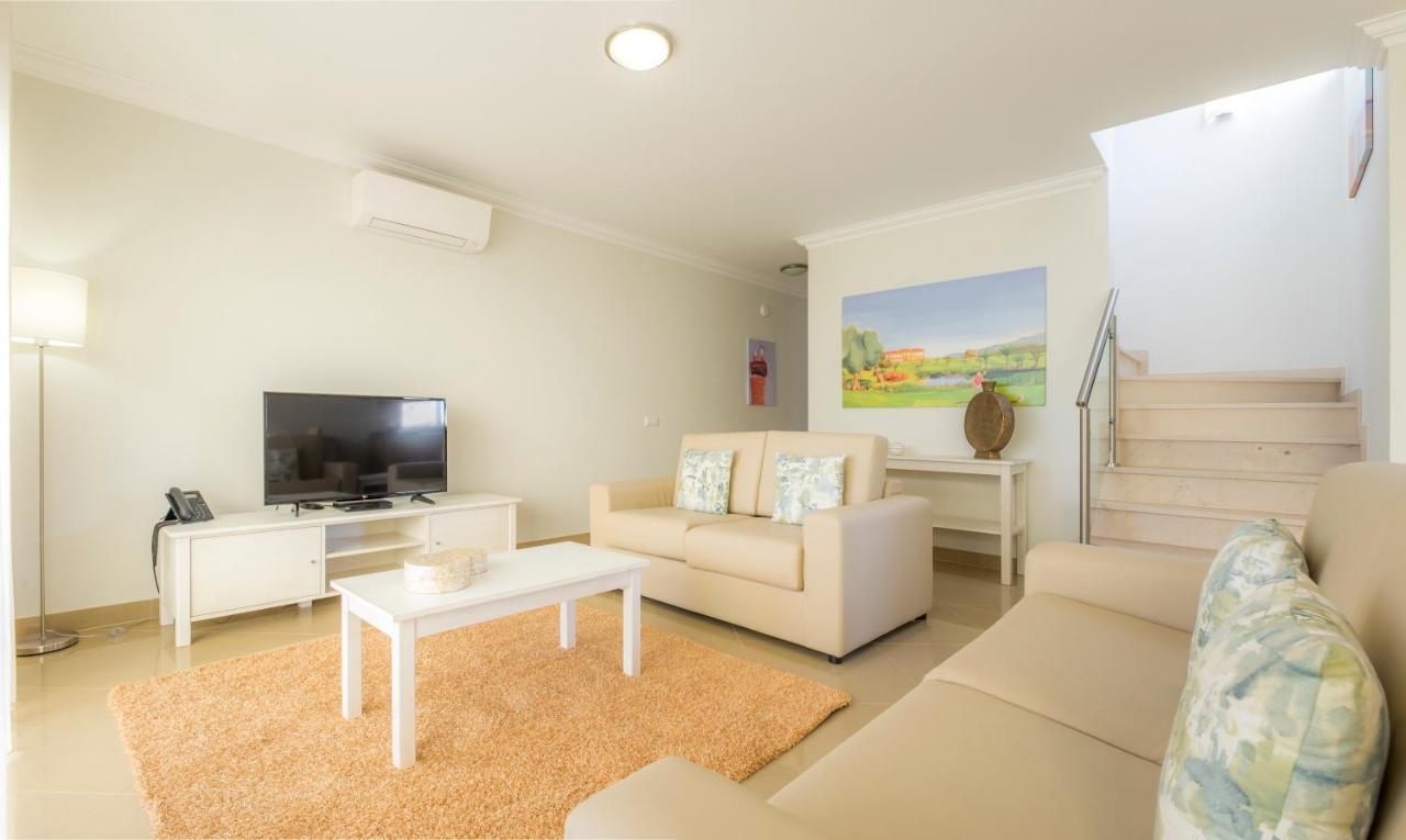 Boavista Golf & Spa - Bela Colina Holidays Lagos Ngoại thất bức ảnh A living room in a typical apartment