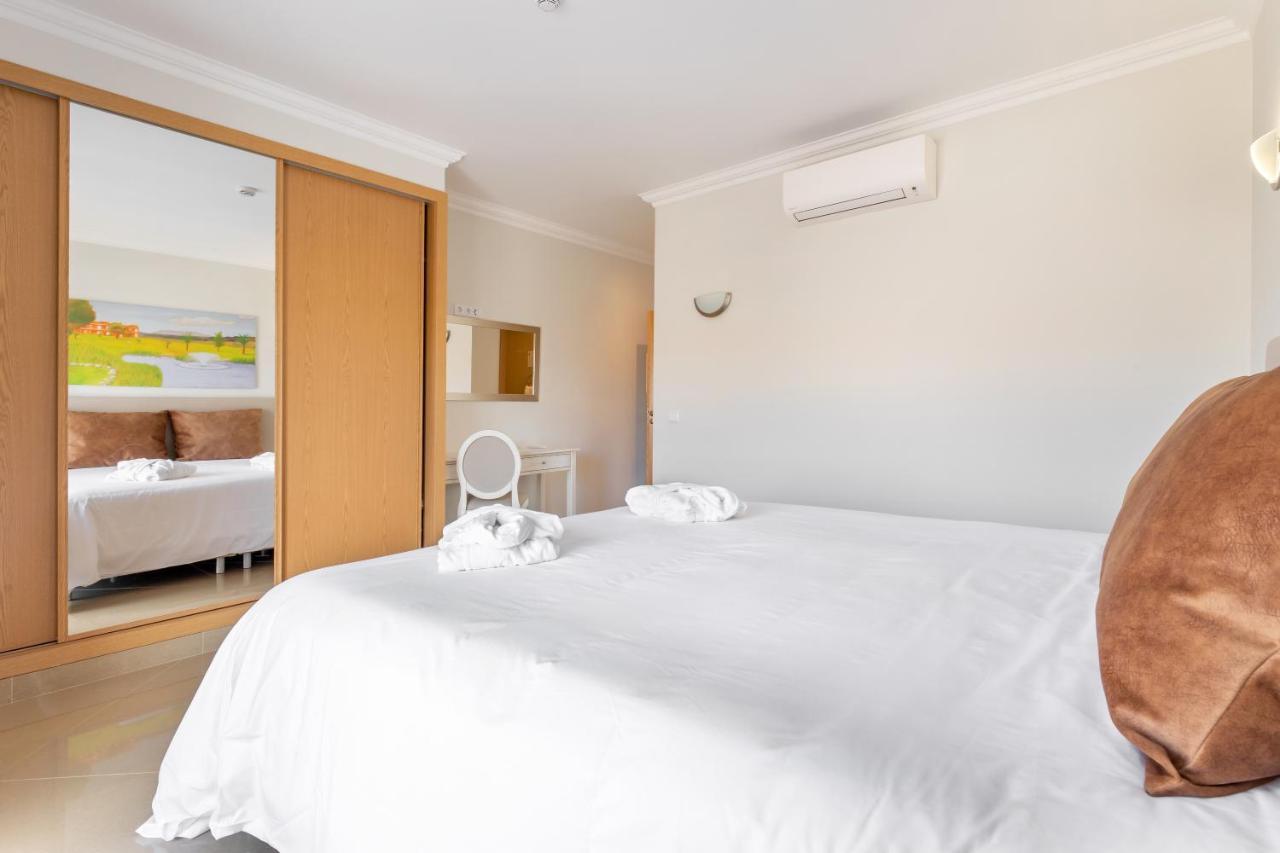 Boavista Golf & Spa - Bela Colina Holidays Lagos Ngoại thất bức ảnh A bedroom at the hotel