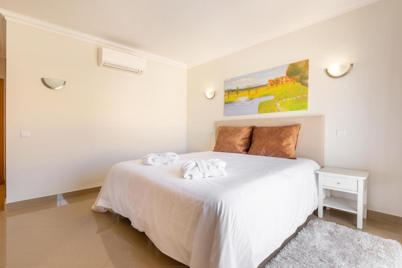 Boavista Golf & Spa - Bela Colina Holidays Lagos Ngoại thất bức ảnh A bedroom in a hotel